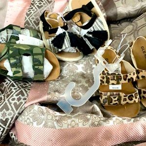 Brand new sandals my baby can’t fit